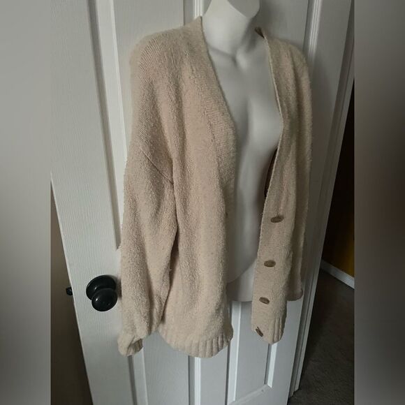 AERIE OVERSIZED BUBBLE SLEEVE CARDIGAN Color Is Batter (cream) - Picture 4 of 6